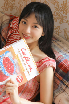 小向まな美